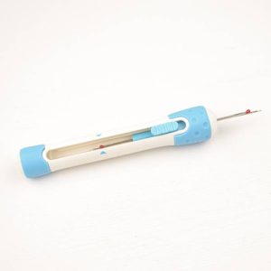 Tailor-Mate Retractable Seam Ripper